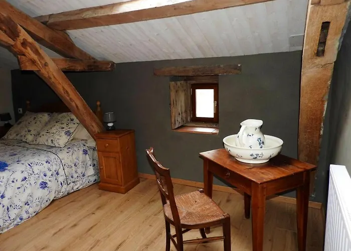 Maison Charmante Pres De Nueil-les-aubiers Avec Jardin *