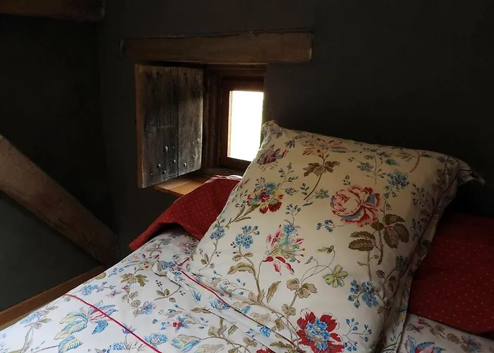 Сasa de vacaciones Maison Charmante Pres De Nueil-les-aubiers Avec Jardin *