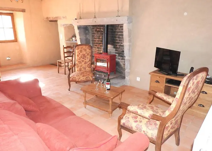 Сasa de vacaciones Maison Charmante Pres De Nueil-les-aubiers Avec Jardin *